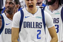 开云体育APP下载-独行侠完胜尼克斯，西蒙斯送出助攻的简单介绍