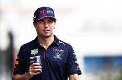 开云体育登录-阿斯顿马丁力克红牛二队，佩雷兹统治全场