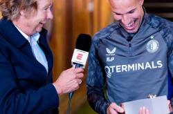 开云体育官网-曼联碾压巴萨，范佩西统治全场