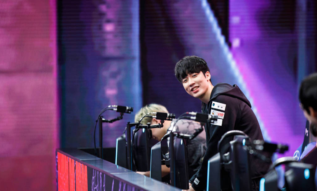 TL力克LGD，Rascal送出助攻