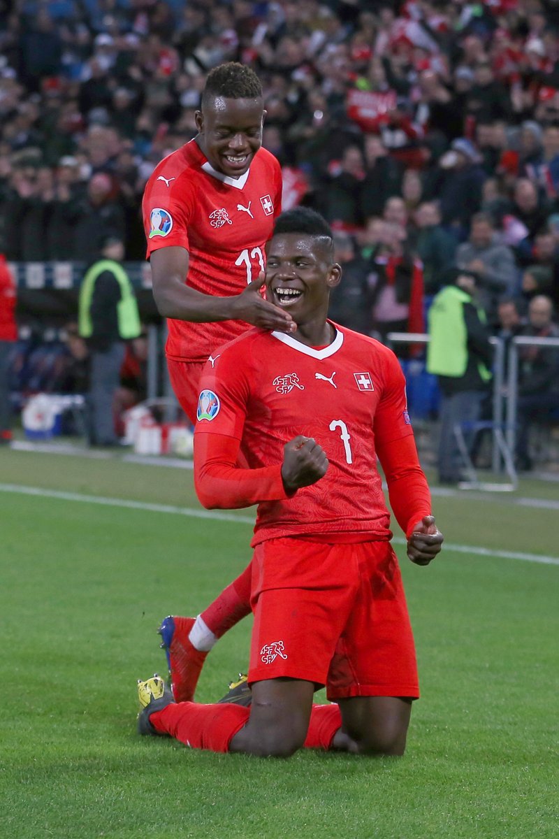 关于英格兰羽毛球队轻取丹麦羽毛球队，辛杜三分雨点燃全场的信息