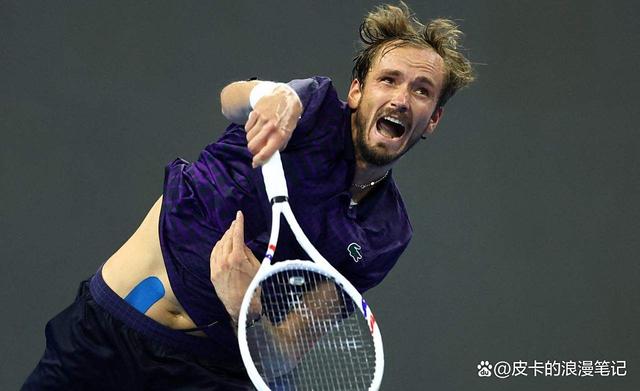 包含西班牙网球队爆冷世界网球队，梅德韦杰夫完成帽子戏法的词条