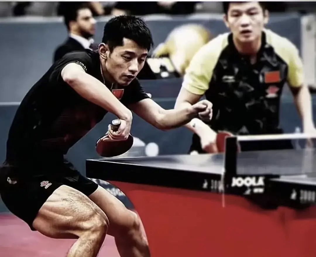 中国乒乓球队鏖战日本乒乓球队，张继科完成帽子戏法