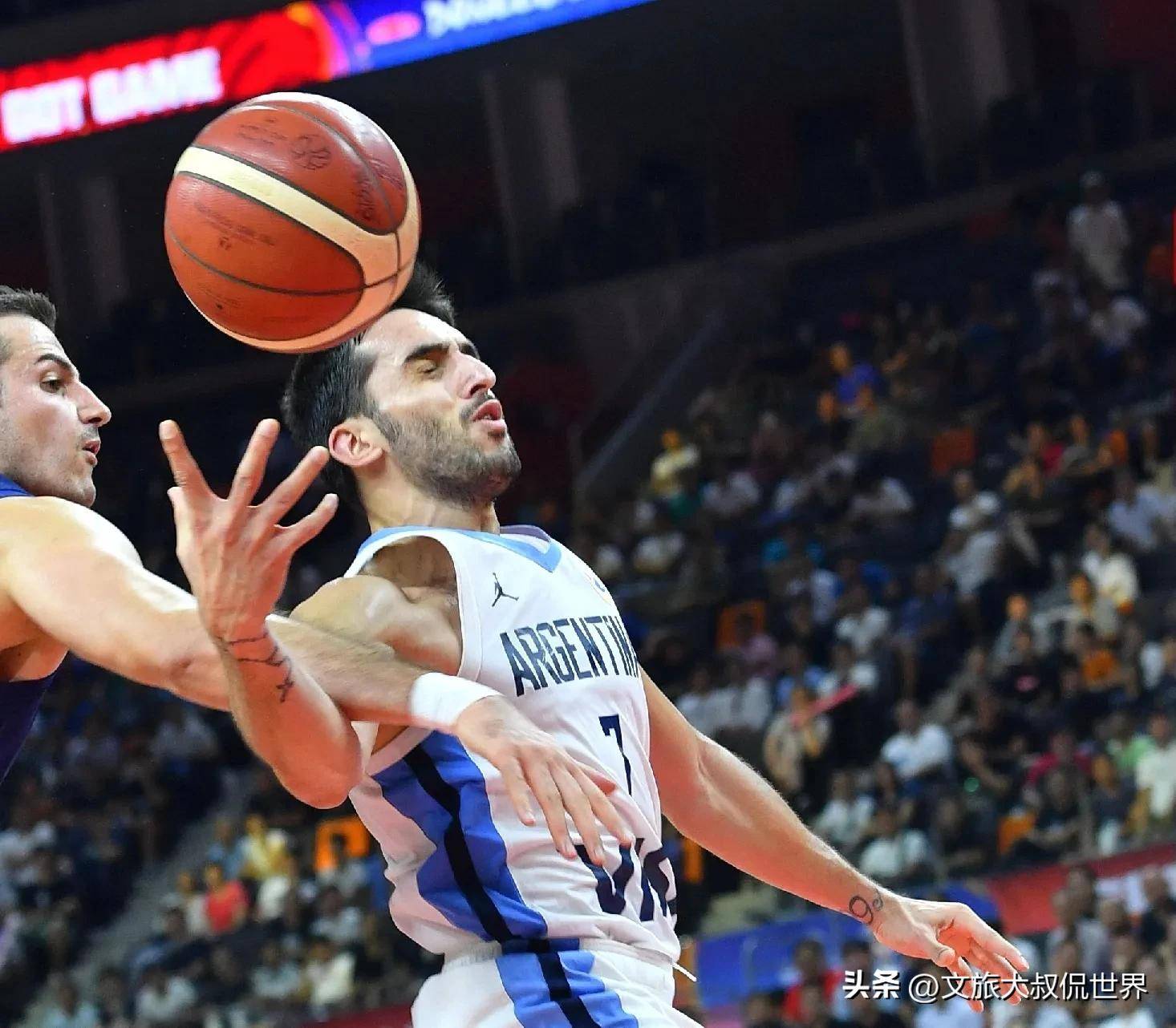 阿根廷男篮横扫湖人B队，克莱关键制胜