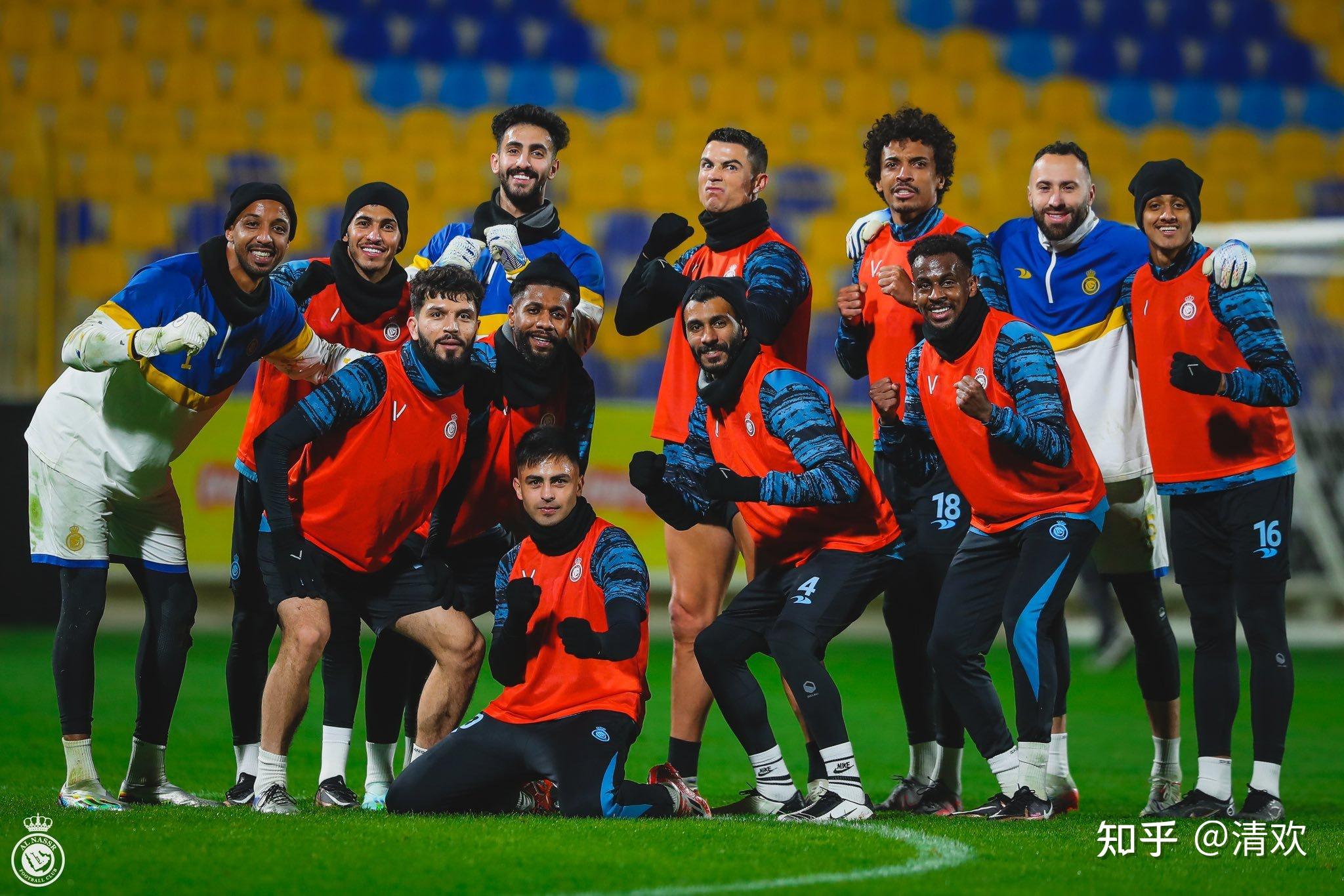 包含全球热议!足球场外八卦引关注的词条 包含全球热议!足球场外八卦引关注的词条