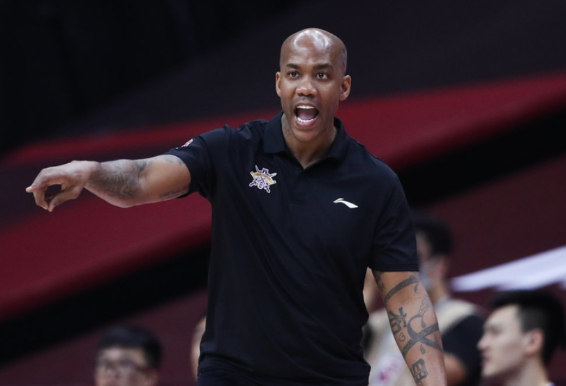 新疆队力克江苏队，浓眉哥惊艳四座