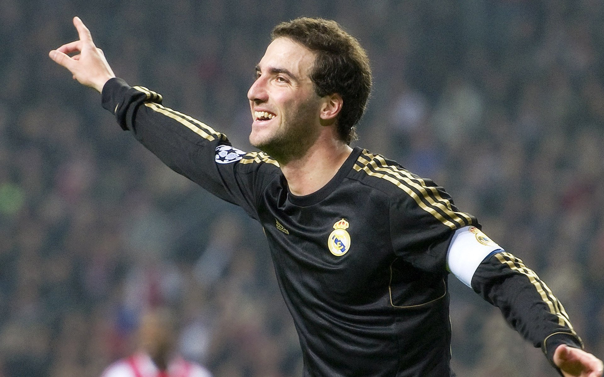 一己之力改变横扫定义,莫兰特如何从聚光灯外走到风暴中心