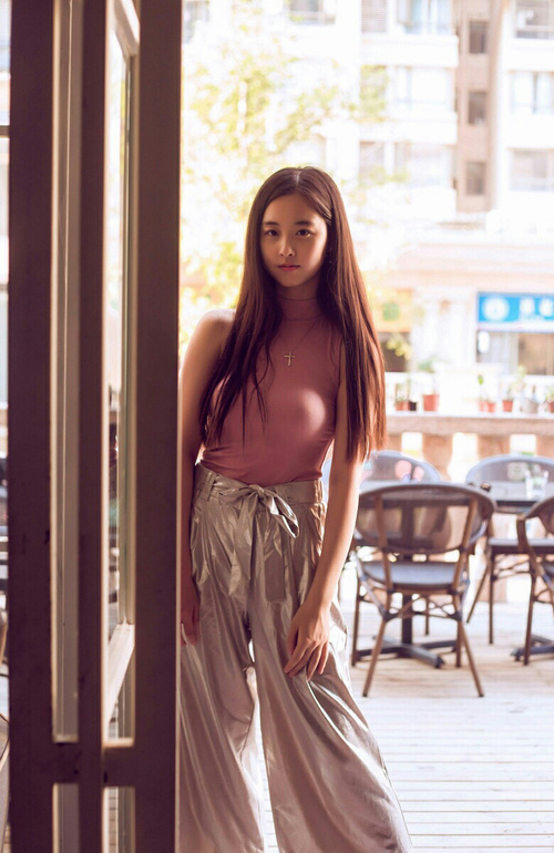 跨界之王，库里足球圣殿加冕，黄蜂爆冷震颤篮球界