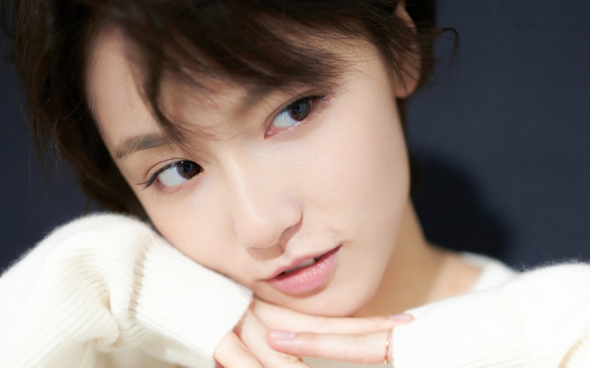 篮网狂胜雄鹿！米切尔45+12+10创神迹，今夜他定义了篮球的唯一性