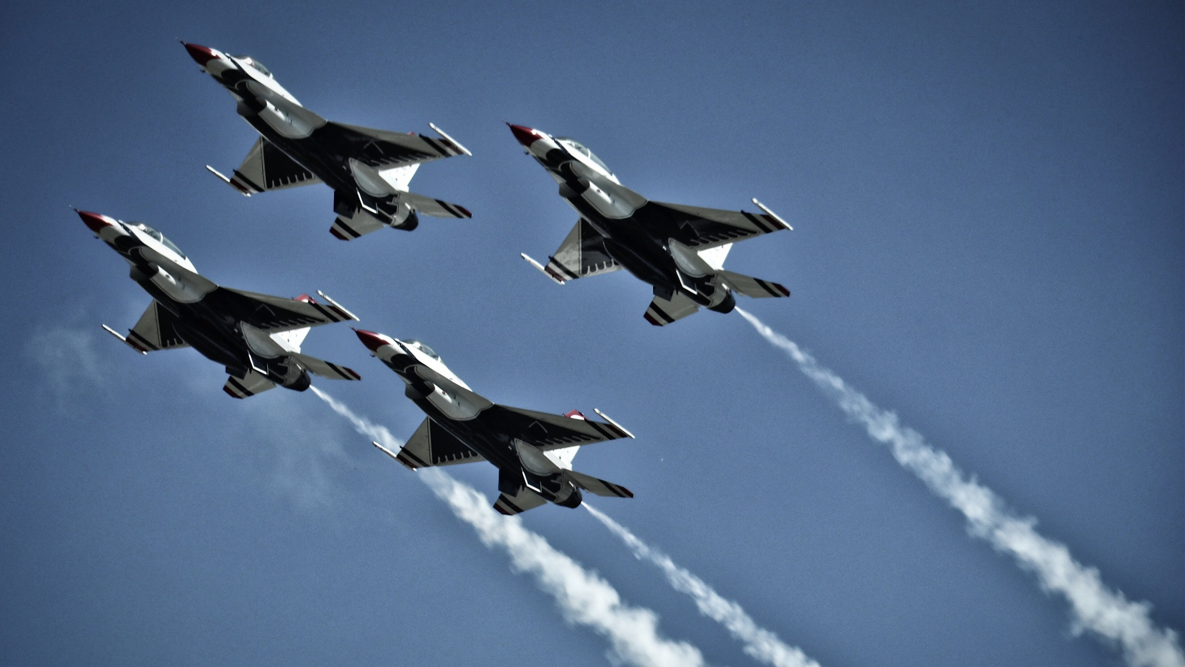 赛道与绿茵的双重奏，巴西在F1街道赛焦点战及足球场上对皇马的压制艺术